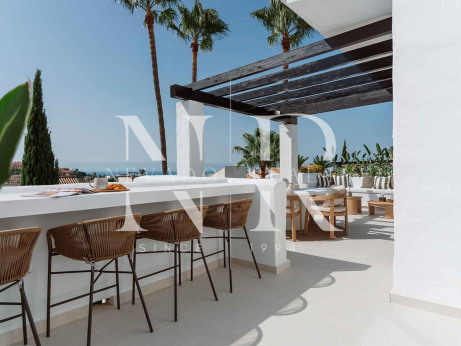 Ático en Urbanización La Quinta Village con vistas al mar en venta