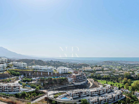Appartement à vendre dans le complexe résidentiel Byu Hills avec vue panoramique sur la mer