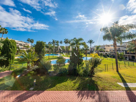Apartamento en Urbanización Locrimar renovado en venta