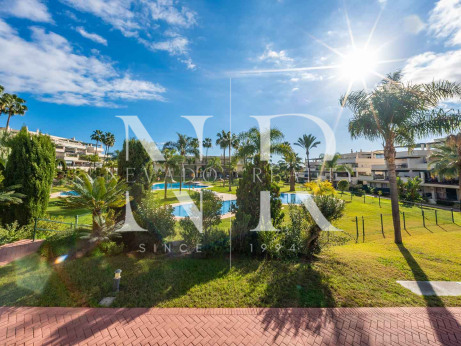 Apartamento en Urbanización Locrimar renovado en venta