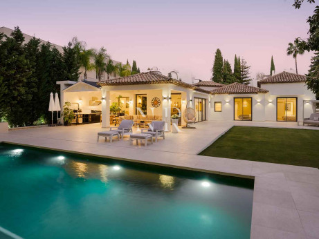 Villa en Urbanización La Cerquilla completamente renovada en venta