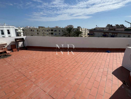 Penthouse dans le centre d'Estepona avec grande terrasse à vendre