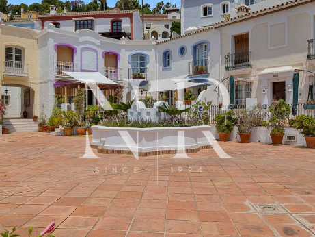 Maison mitoyenne à vendre dans le lotissement La Perla de la Heredia