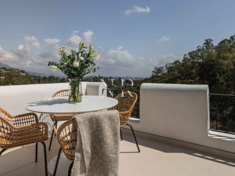 Appartement entièrement rénové à vendre dans le lotissement Los Almendros