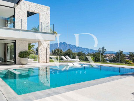 Villa à La Alquería avec vue panoramique sur la mer et le golf à vendre