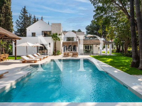 Villa contemporaine à vendre à Nueva Andalucía