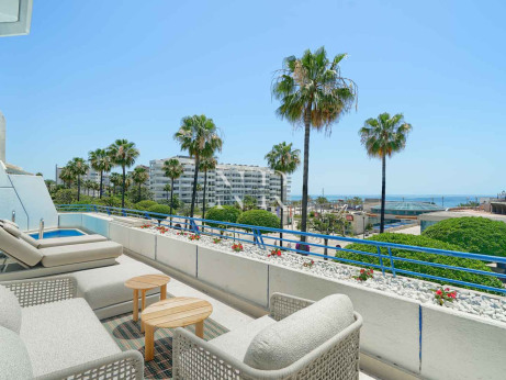 Front-facing apartment with sea views in Marbella House