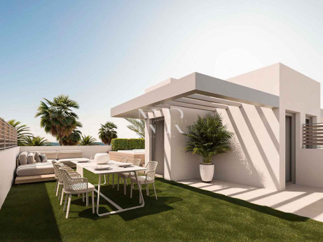 Adosada en San Pedro en lado playa en venta