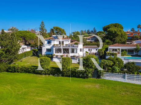 Villa à Guadalmina en première ligne de golf à vendre
