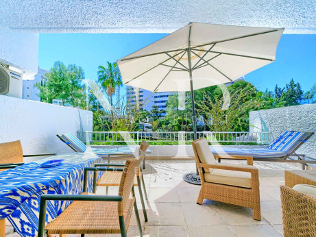 Apartment for sale in Marbella city centre, next to the beach.