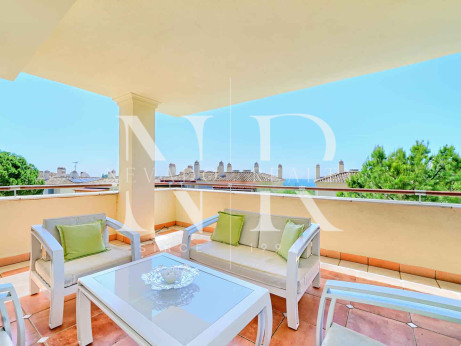 Sea View Apartment for Sale in Condado de Sierra Blanca, Marbella