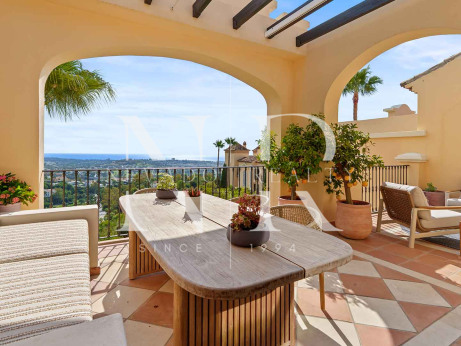 Penthouse avec vue sur la mer à vendre à La Quinta, Benahavís