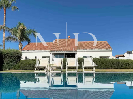 Villa avec vue sur la mer à Manilva à vendre