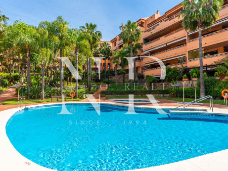 Penthouse in Costa Nagüeles III very close to the beach for sale