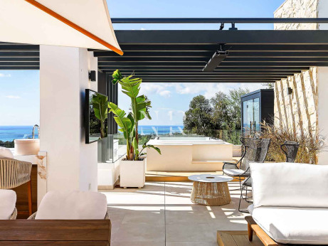 Sea View Villa for Sale in Sierra Blanca, Marbella