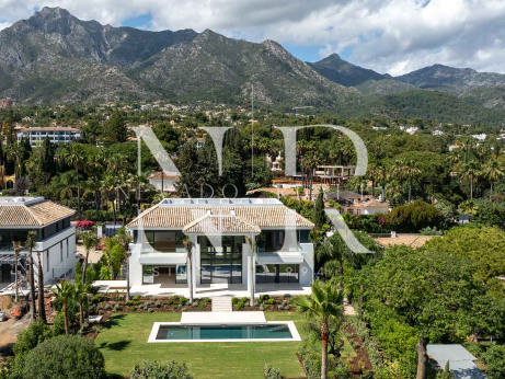 Villa avec vue sur la mer à Rocío de Nagüeles à vendre