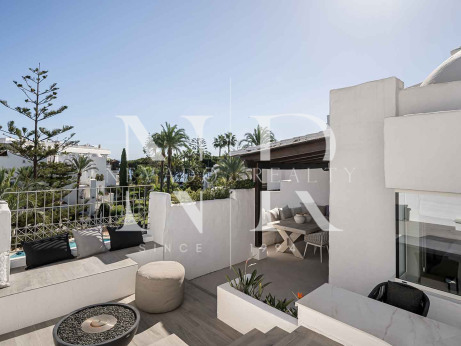 Penthouse with Sea Views in Alhambra del Mar, Marbella Golden Mile for sale