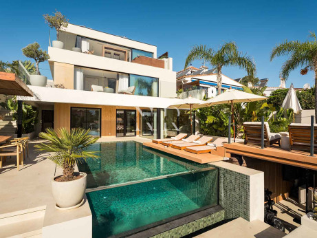Villa con vistas panorámicas en Nueva Andalucía, Marbella, en venta