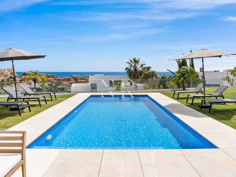 Élégante villa avec vue sur la mer à La Alquería, Benahavís À vendre