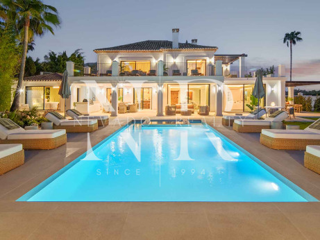 Villa en première ligne de golf à Los Naranjos Golf Club, Nueva Andalucía, à vendre