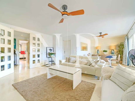 Penthouse dans le centre de Marbella, dans la résidence Parque Marbella avec piscine privée à vendre