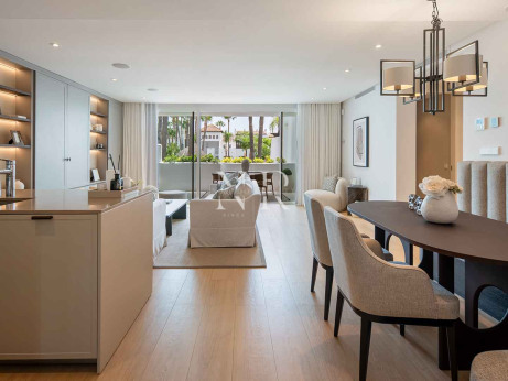 Apartment for sale in Marina Puente Romano, beachfront