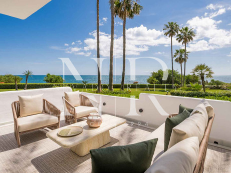 Appartement à vendre à Alcazaba Beach, Estepona, en première ligne de plage