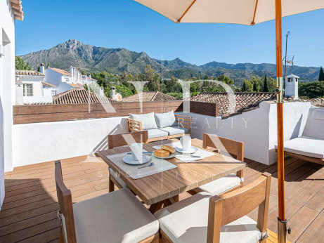 Townhouse for sale in La Virginia, Marbella Golden Mile