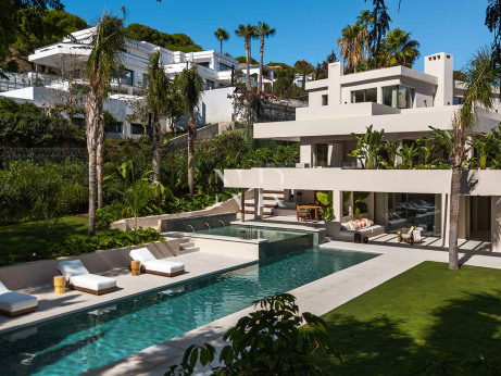 Villa en venta en Nueva Andalucía