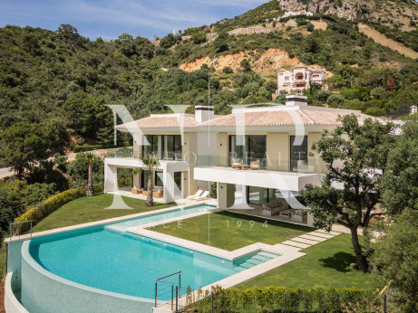 Villa for sale in Marbella Club Golf Resort with sea views