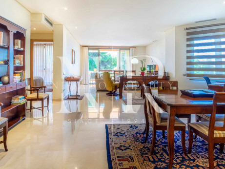Sea view apartment for sale in Mansion Club, Marbella