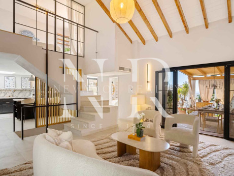 Townhouse with sea views in Marbella Hill Club, Marbella, for sale