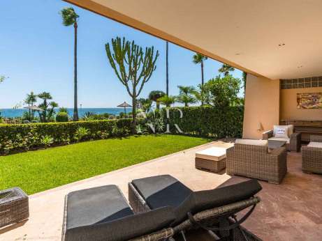 Apartment with sea views in Costalita del Mar, Estepona, for sale