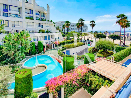 Appartement avec vue sur la mer à côté de la plage dans le centre de Marbella à vendre