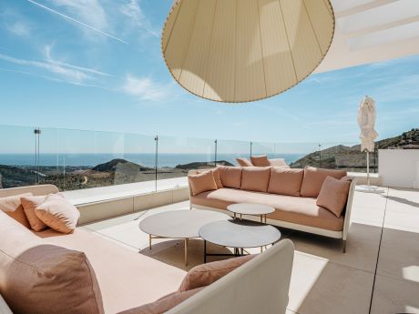 Ontdek uw droomhuis: Een rondleiding door het €2.4M luxe duplex penthouse in Palo Alto Marbella
