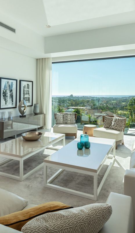 Villa contemporaine avec vue panoramique à Nueva Andalucia