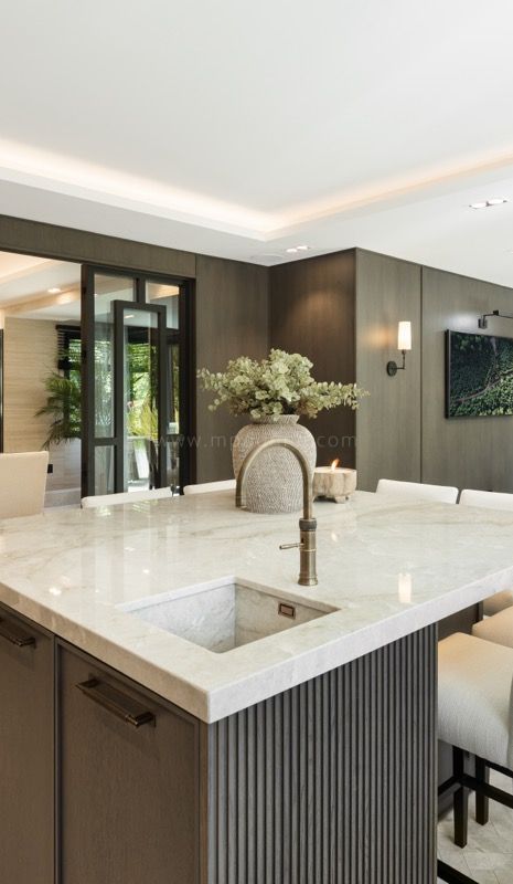 Villa de Golf de Lujo en Primera Línea en Nueva Andalucía