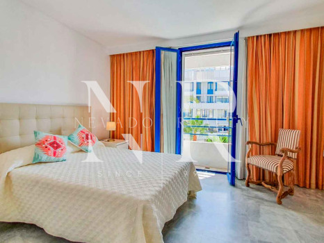 Apartamento con vistas al mar al lado de la playa en Marbella centro en venta,