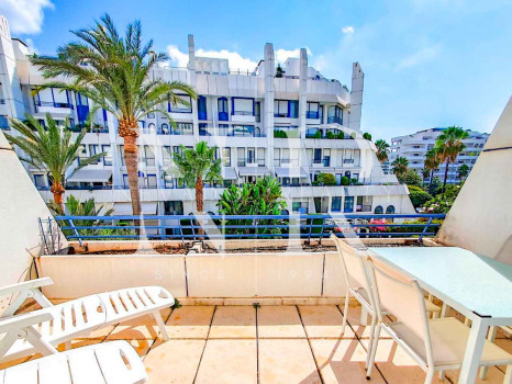 Apartamento con vistas al mar al lado de la playa en Marbella centro en venta,