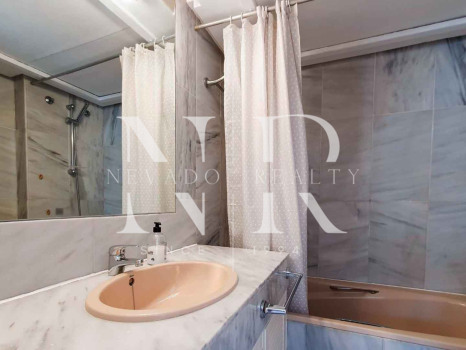 Apartamento con vistas al mar al lado de la playa en Marbella centro en venta,