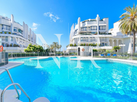 Apartamento con vistas al mar al lado de la playa en Marbella centro en venta,
