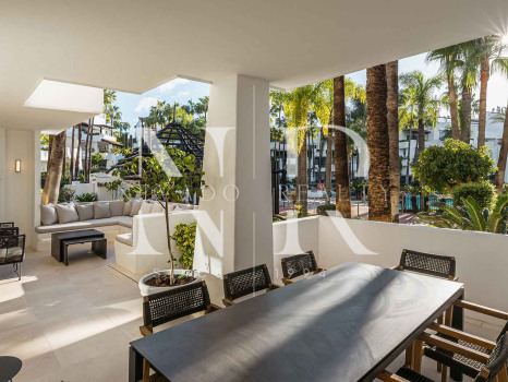 Apartamento completamente renovado en Marina Puente Romano en venta