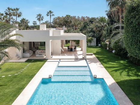 Villa en Urbanización Marbesa completamente renovada muy cerca de la playa en venta