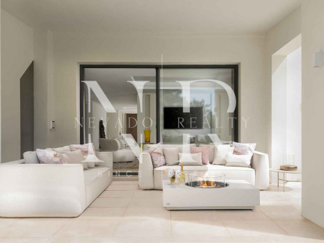 Villa en Urbanización Marbesa completamente renovada muy cerca de la playa en venta