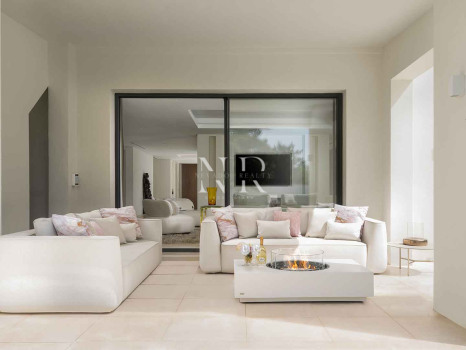 Villa en Urbanización Marbesa completamente renovada muy cerca de la playa en venta