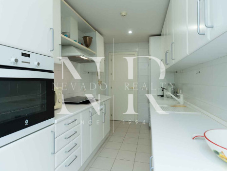 Sea front apartment in Los Granados Playa de Estepona for sale