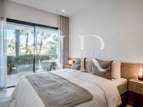 Apartamento en planta baja en Urbanización Altos Reales completamente renovado en venta