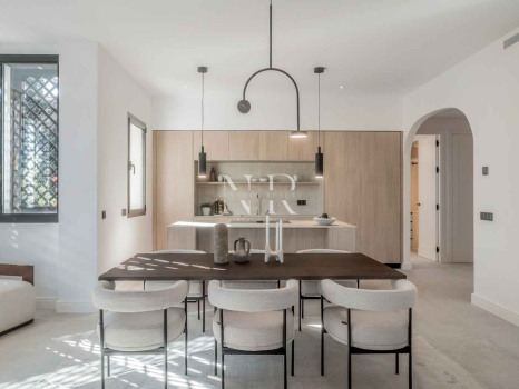 Completely renovated ground floor flat in Altos Reales for sale