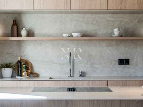 Completely renovated ground floor flat in Altos Reales for sale