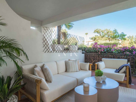 Completely renovated ground floor flat in Altos Reales for sale